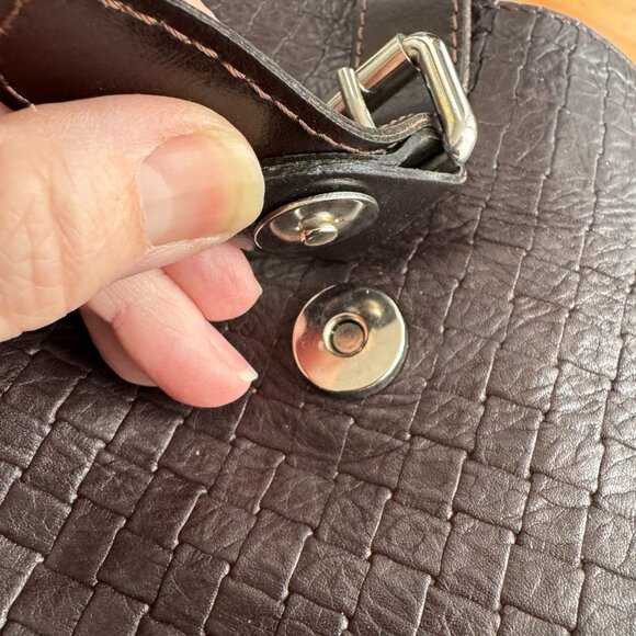 The Trend Cross Body Bag - Picture 5 of 11